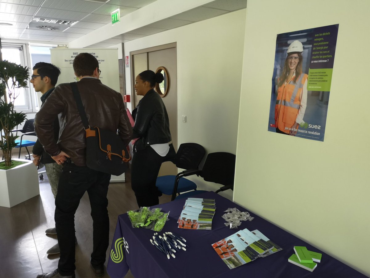 LucBury's tweet photo. Première édition du forum de l #apprentissage de @suezFR sur son site de @Montgeron91 en collaboration avec ses partenaires de l #insertion @les_compagnons @FacDesMetiers91 @UnivEvry @ViTaCiTeML #CfaEve et bien d'autres ! #alternance #jeune #Essonne https://t.co/w4uNLa9nCE