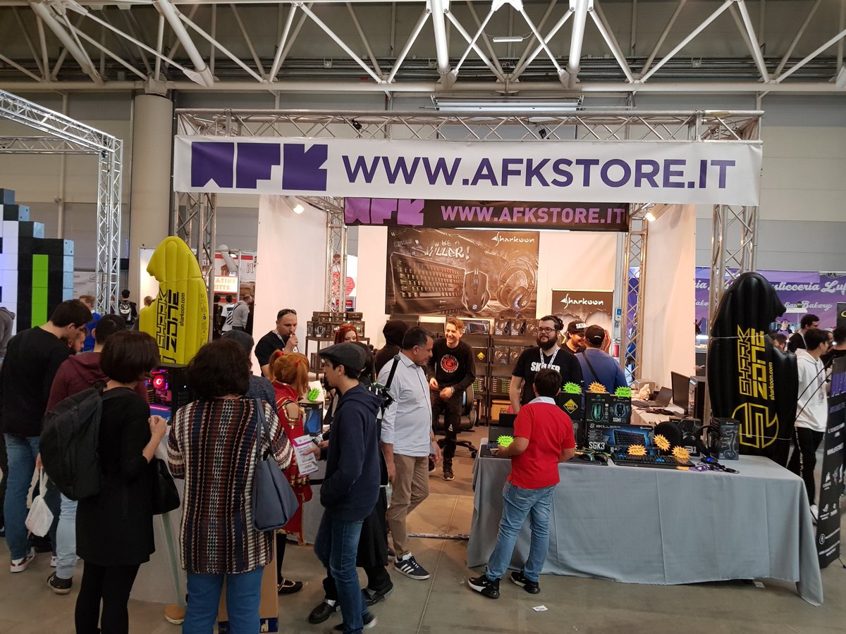SharkoonNews's tweet photo. People were lining up early to get their hands on the latest Sharkoon gear at Romics 2018! 
   
  #Sharkoon #afkstore #Romics https://t.co/IQLEWtaiG0