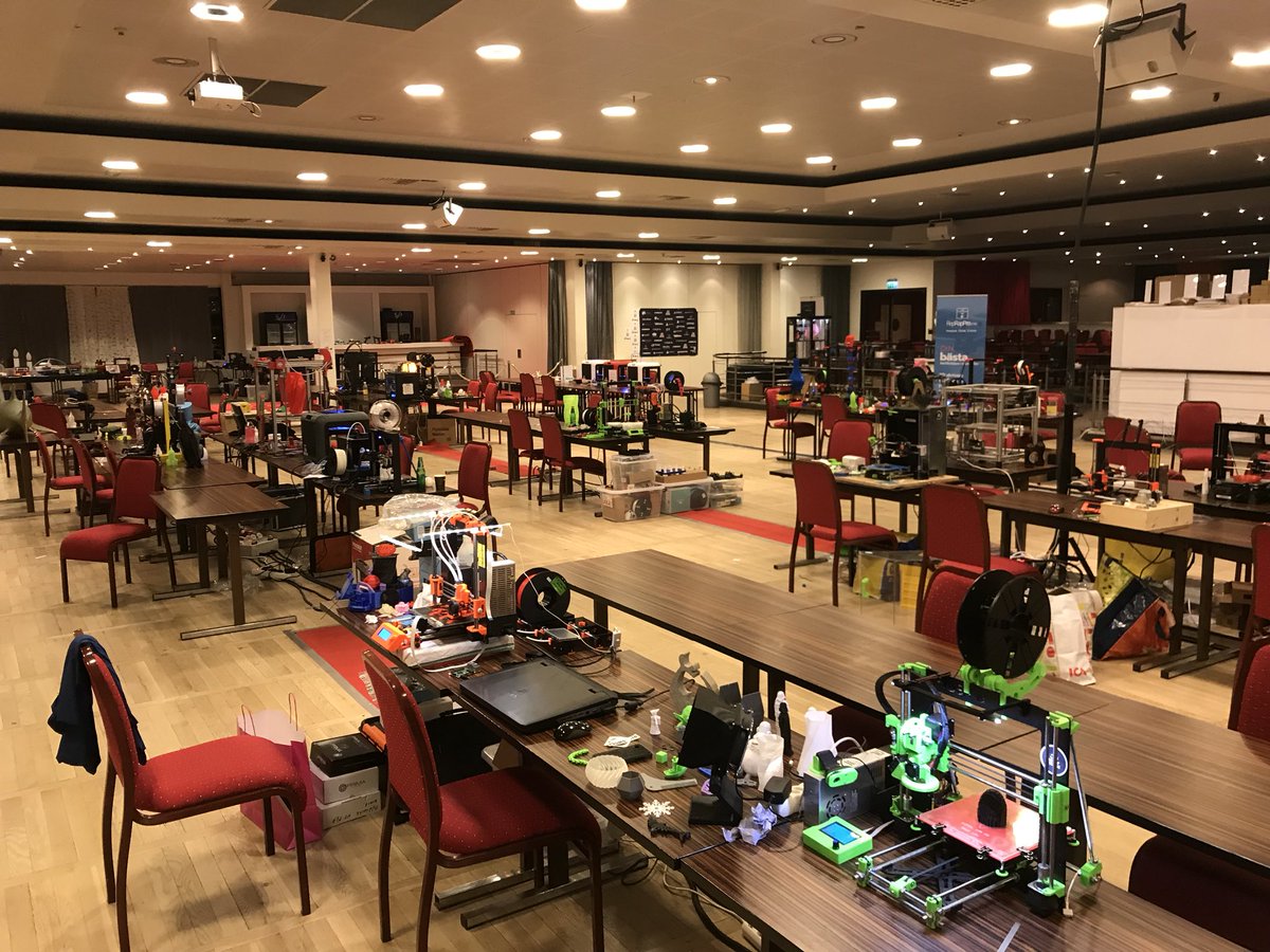 petertibemo's tweet photo. As one of the 6 people that runs 3D Meetup Sweden I just want to say thanks to everyone that was visiting us at #3DMS2018 and hope to see you again next time.  😃 And at last I just say #3DMSBounty 💪🏻#3DMeetupsverige #3DMeetupsweden https://t.co/DstSGBnZUz