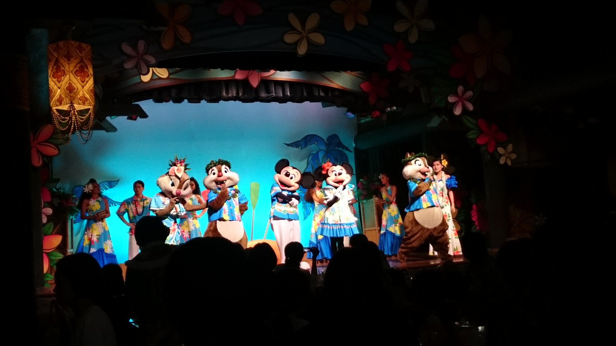 本多 遼 ディズニー友達が誕生日だったので ポリネシアンテラス レストランで ディナーショー アロハしてきたー ポリネシアンテラス レストラン ディズニーランド ディズニーランド35周年 T Co Pppbrg3gtx Twitter