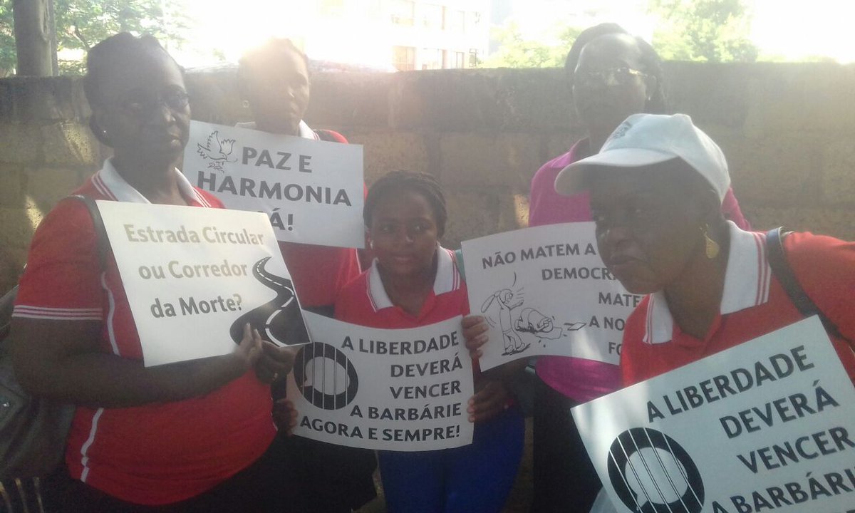 ammcjmoz's tweet photo. Vigilia Pela Liberdade de Expressao,realizada no SNJ, organizada pelo Forum Mulher e que teve a participacao da AMMCJ. https://t.co/142cmebUf1