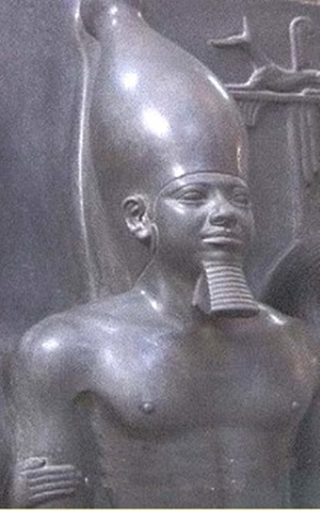 KemetVirtual's tweet photo. @Mzimkhu93583301 Great fellow, Kemet's Menkaure [c. 2504 BC]. Massive pyramid as well. https://t.co/GOikCPXs6p