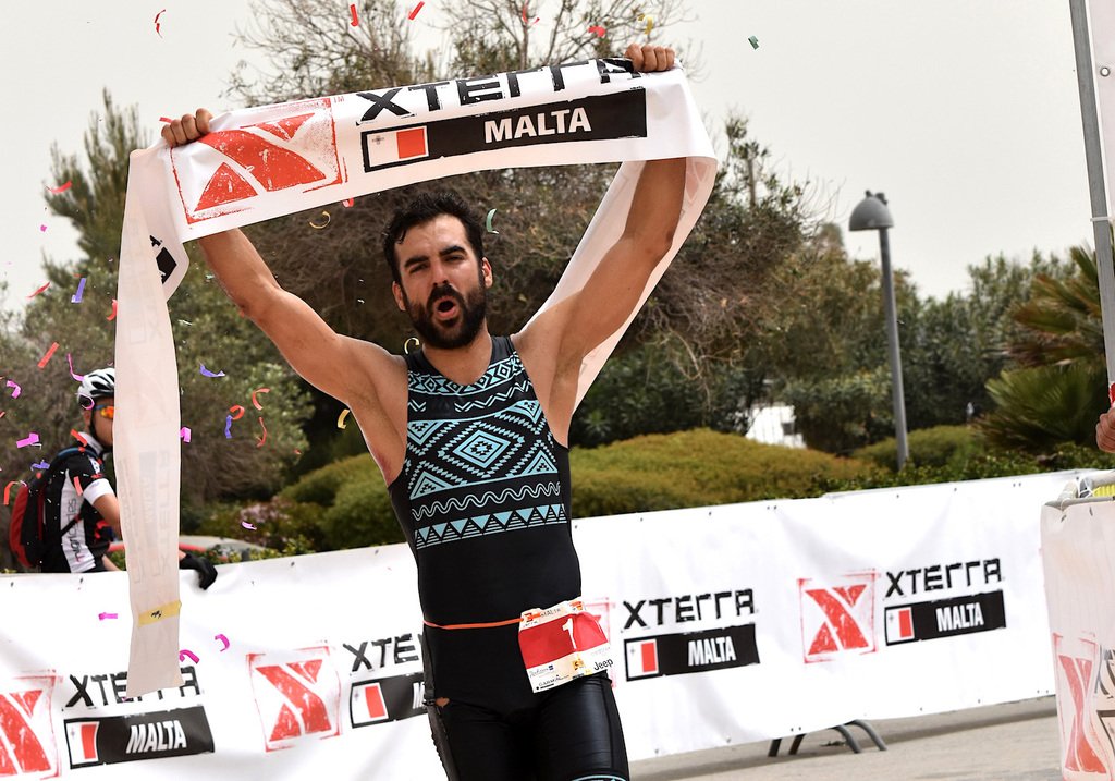 Roger Serrano (ESP) und Brigitta Poor (HUN) gewinnen XTERRA Malta ift.tt/2IZumh8