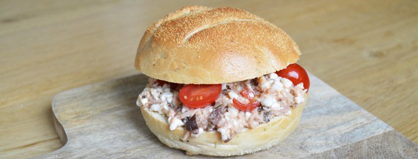 Deborahvdpol's tweet photo. Gezonde #tonijnsalade met cottage cheese #foodiebox #gezondeten #kroonophetwerk #cottagecheese #lunch #albertheijn https://t.co/UBA5qQ758Z https://t.co/1UYydEWMQY