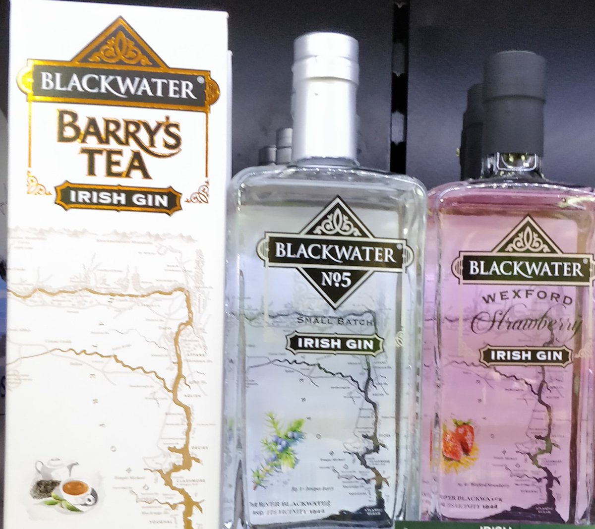 no21dungarvan's tweet photo. #Gin is flavour of the week here at @CarryOutIre.

Old favourites and plenty of #Irish local indigenous brands to suit all palates.

@KinsaleGin @ThinGin1 @blackwatergin @DingleWhiskey @SilverSpearGin @GlendaloughDist @listokedistill @berthasrevenge @SHEDDISTILLERY #CorkDryGin https://t.co/y1eUXNtAs8