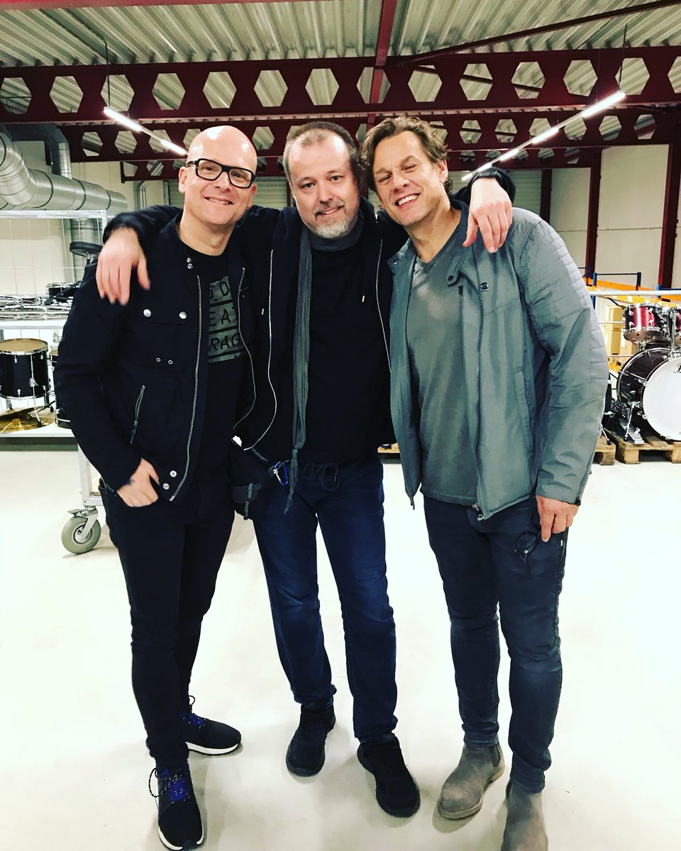 f_desmaele's tweet photo. Backstage #adamsfestival with @thomaslangdrum @michaelschack after the #dwtvshow duo performance of thomas lang and Virgil Donati
#adamsmuziekcentrale
#dwtvshow #dwtvshowtour #drumfestival #duoperformance #drumduo @meinlcymbals @vicfirth @remopercussion @dwdrums @mikedolbearcom https://t.co/Nua8aJKn3e