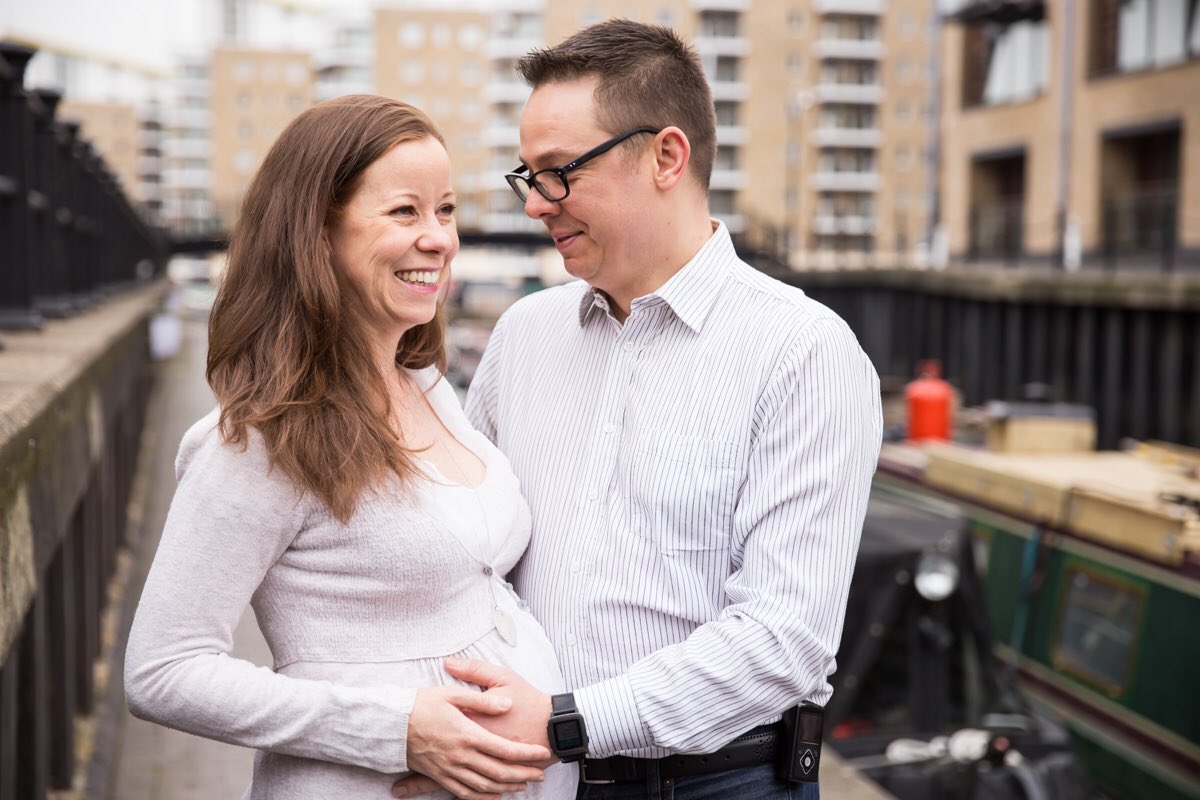 A sneak peek from Camilla & Ed’s #maternity shoot last week ❤️I spent a lovely morning with them walking around Limehouse Basin & relaxing at home for more intimate #portraits ❤️Anyone else getting ready to start #maternityleave?
#londonmaternityphotographer #7monthspregnant