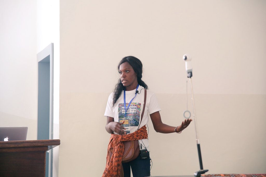 MediathonBrazza's tweet photo. Au delà d'un #hackathon #MediathonBrazza est une suite de session de formation avec un mentoring supervisé par des experts des domaines affiliés à la création d'une #startup. C'est la jeunesse qui gagne ! @OIFfrancophonie @GouvCongoBrazza @ComGouvCG @PostesTelecomcg @CongoUnfpa https://t.co/Jq3ViI0BfF