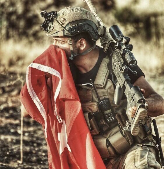 “Ve kahramanlar can verir, yurdu yaşatmak için...”
Başımız sağolsun. #Şırnak