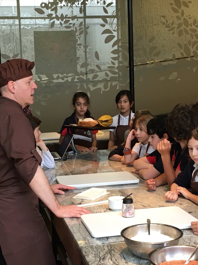 G3 straight down to making their chocolate bar at Maison Cailler <a href="/gwaswissg3b/">gwaswissg3b</a> @gwasswissg3a <a href="/GWASwitzerland/">GEMS World Academy Switzerland</a>