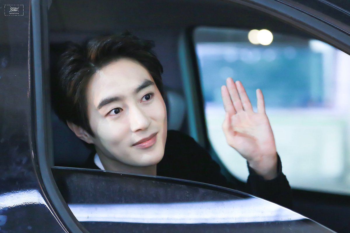 MysteryMinstory's tweet photo. 180219 김포 입국 HQ ♥︎

@Minwoo0208
#Minwoo #서민우 #ミヌ #みぬ #민우
#백퍼센트 #100percent #ペクポ #ぺくぽ https://t.co/Ah5JNYq290