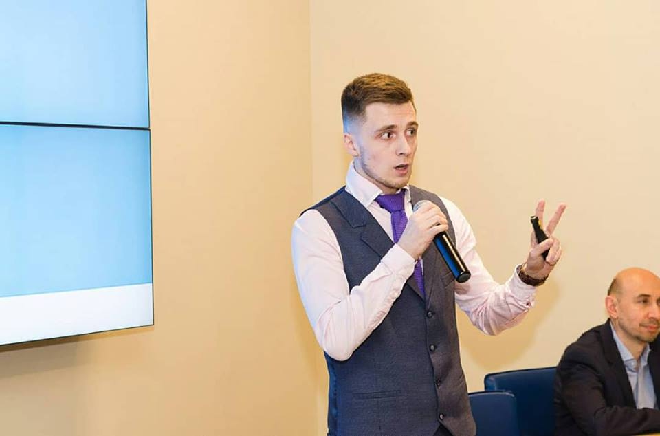 systtech_ru's tweet image. Показали первые итоги внедрения системы цифрового мерчандайзинга в Efes Rus на форуме «Розничные сети и поставщики: точки соприкосновения»
Спикер – создатель и руководитель проекта SmartMerch Максим Архипенков

#SmartMerch
#1hstudy