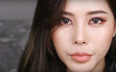 MokaStoryFR's tweet photo. #MAKEUPTUTO Les yeux smoky sont une technique de maquillage de soirée, en vogue depuis quelques années maintenant. Voici la version coréenne de ce look, plus discrète que sa cousine occidentale avec la youtubeuse Kyung Sun ! Vous aimez autant que nous ? 😍
https://t.co/m3ZQ9eNmvV https://t.co/YSojErXOma
