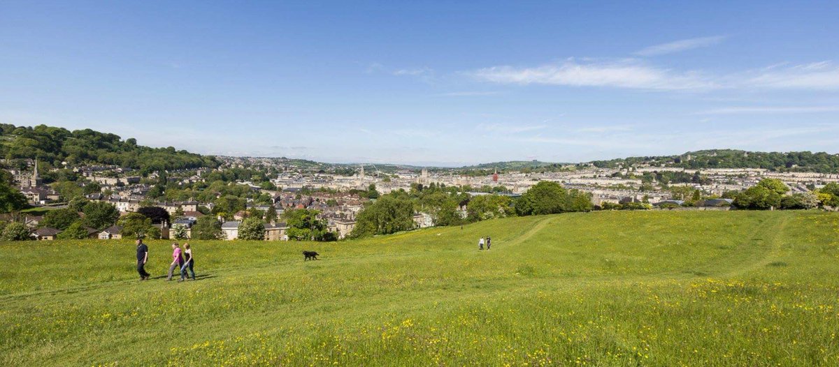 Looking to take a walk? Go down to the Bath Skyline where you’ll find a beautiful view and some lovely walking routes #MyFeelGoodBath #VisitBath #IgersBath #BathSpa #CityOfBath #VisitEngland #LoveGreatBritain #BathUK #BathStreet #BathStone #SwIsBest #BathHoliday #HolidayLetsUk