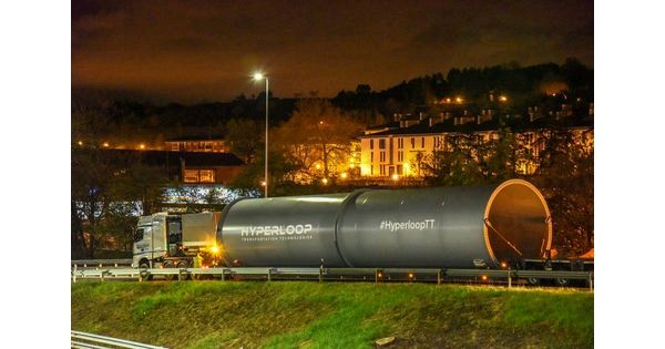 JDComposite's tweet photo. [En images] Les premiers "tubes d’essai" d’Hyperloop arrivent à Toulouse https://t.co/4rptsbIo3r https://t.co/Hq15a41o0b