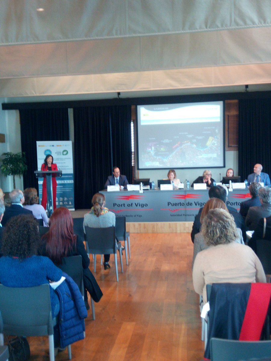 PuertoDeVigo's tweet photo. Interviene Ana Ulloa, jefa de Área de Explotación del @Puerto_de_Vigo, que analiza la realidad de nuestro #Puerto y su día a día @bluegrowthvigo #BlueGrowthVigo #BlueGrowth #PuertoDeVigo https://t.co/HycWIn16B3