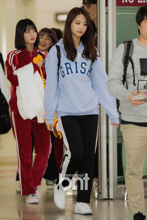 TZUYU_WORLD's tweet photo. [PRESS PIC] 180416 Gimpo International Airport - Arrival from KCON 2018 Japan 🛬 (5)

#Tzuyu #쯔위 #子瑜 #ツウィ #Twice #트와이스 https://t.co/QKXuM7Bh4g