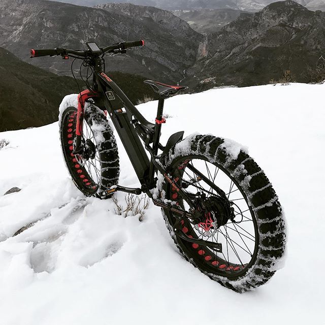 LordBikeFrance's tweet photo. New #lordbike available soon on #Kickstarter 🚴🏻♂️❄️⚡️ #limitedition edition!
Contact us for more information. #handmade
#snow #fatbike #electricbike #awd #luxurybike #snowchains #frenchtechnology
#lordbikefrance https://t.co/OUB6DCxqD3 https://t.co/riuYHOB2dA