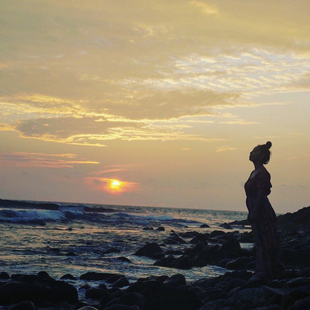 HaLeBaLeKiri's tweet photo. #sunset #surf #sing #bbq
#bigisland #kona #tabi #momtraveler #momsinger #lovemyfamily #lovelifelive https://t.co/5w80J010mf