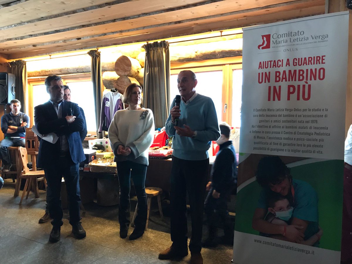 ComitatoVerga's tweet image. @sciareperlavita 16^ edizione di "Scia con i campioni" a Santa Caterina Valfurva...INSIEME per contribuire al progetto NUOVI FARMACI DI PRECISIONE del #CentroMariaLetiziaVerga⛷❤
Vince la squadra con Giovanni Verga e i rappresentanti @ComitatoVerga🏆