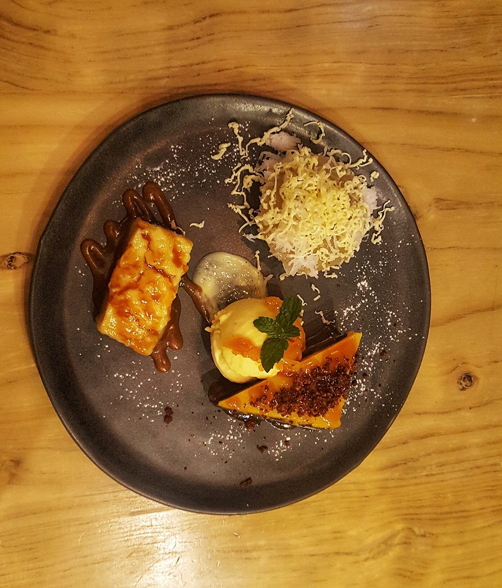 #Jamesanddaughters kakanin in a plate! 😍 #restaurant #bgc #localph