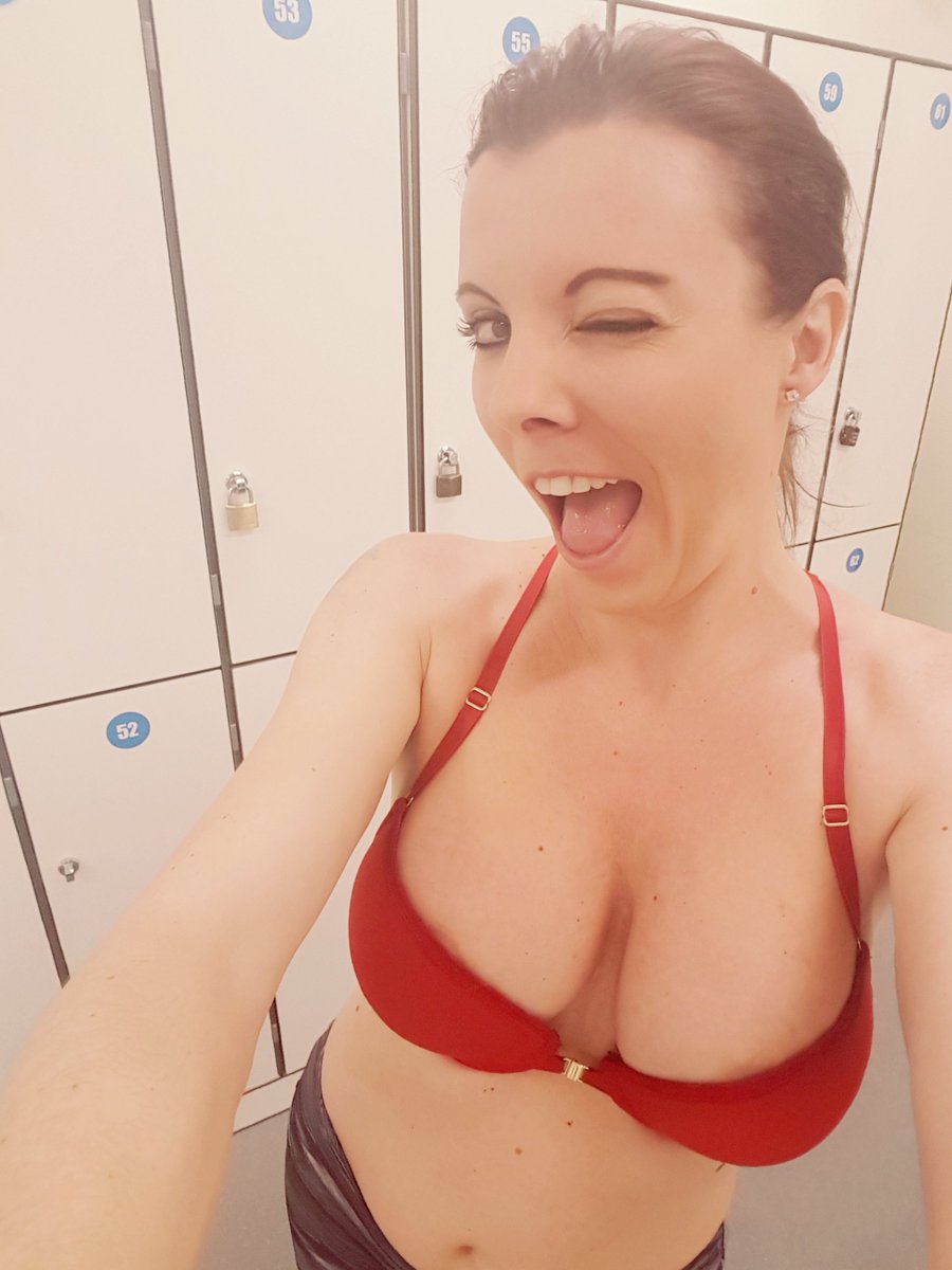 carotosca's tweet photo. Le sport ça rend fort !
Bon début de semaine les coquins !
BizzXXL https://t.co/3EHYVDOqqZ
