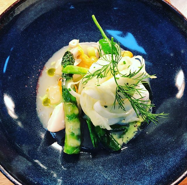 TextureLondon's tweet photo. Cornish monkfish with green asparagus, fennel, shellfish, broth 
#fresh #spring #newseason #clean #foodporn #chefslife https://t.co/g5HcRQflfp