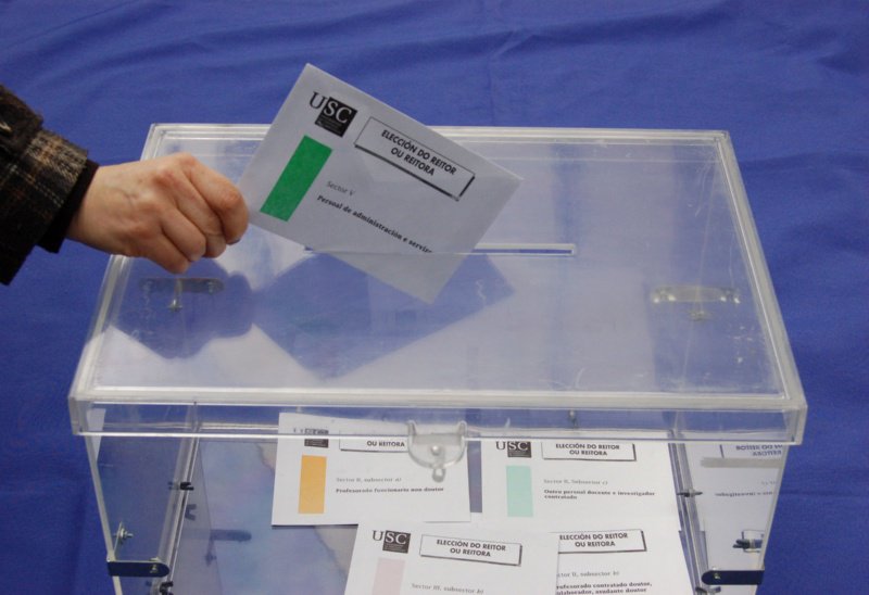 UniversidadeUSC's tweet photo. Este luns comezou o prazo para exercer o voto anticipado no proceso electoral para elixir reitor da @UniversidadeUSC https://t.co/2SnxIWGZKm https://t.co/gXBN4DYTBi