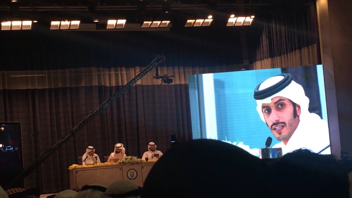 yz_e22's tweet photo. أعرف أقول ظروف الأيام قشرى، 
لكن أرد الجرح بالجرح .. ماعرف

أدخل على آخر رسايّله .. وأقرى،
وأطلع وأنا إللي ماكِتب له ولاحرف.
#سلمان_بن_خالد https://t.co/m1mI4GDUEc