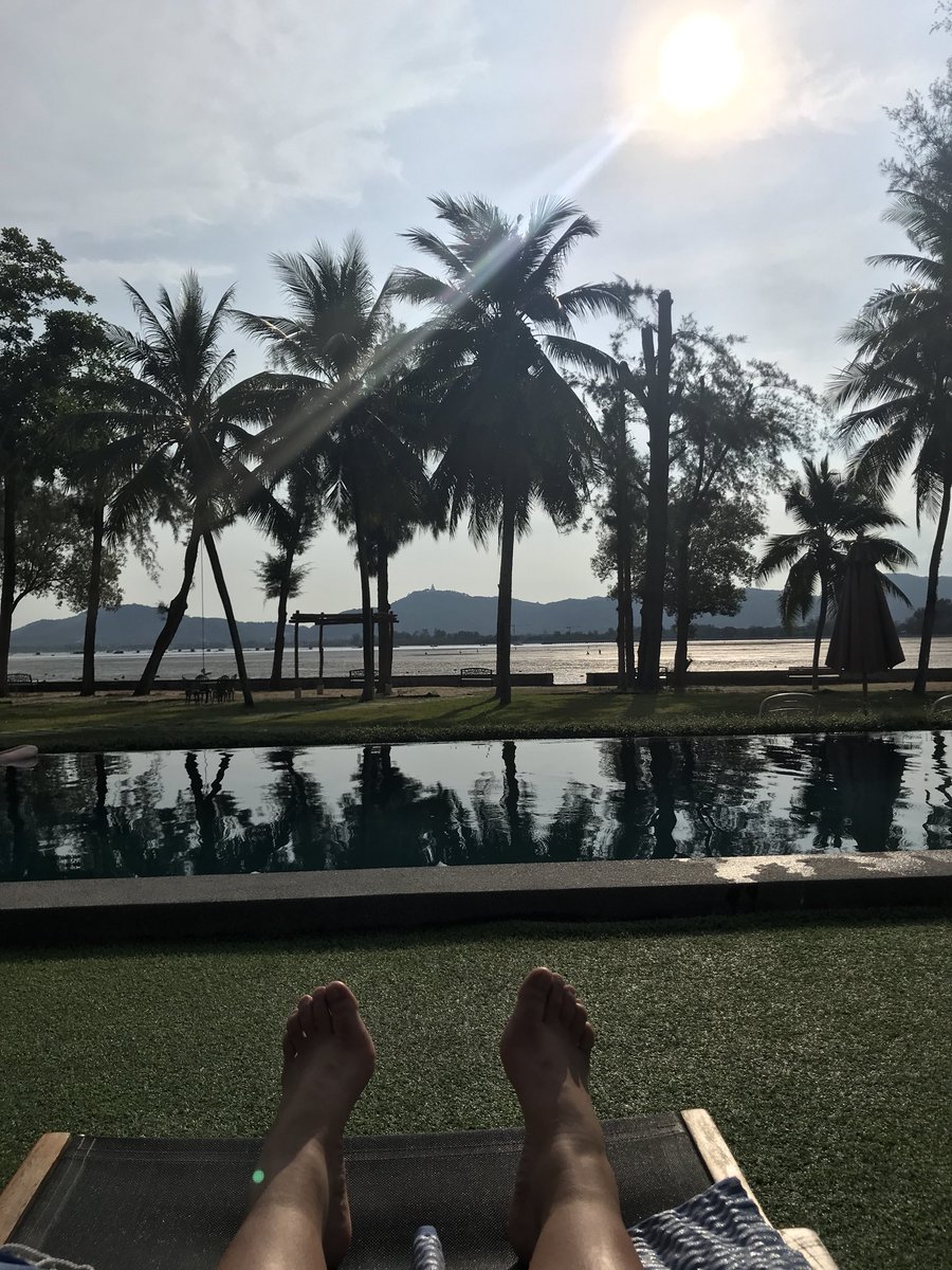 nat_alya's tweet photo. La belle vie! #profenvacances #Phuket https://t.co/Nlt9gfJ3AM