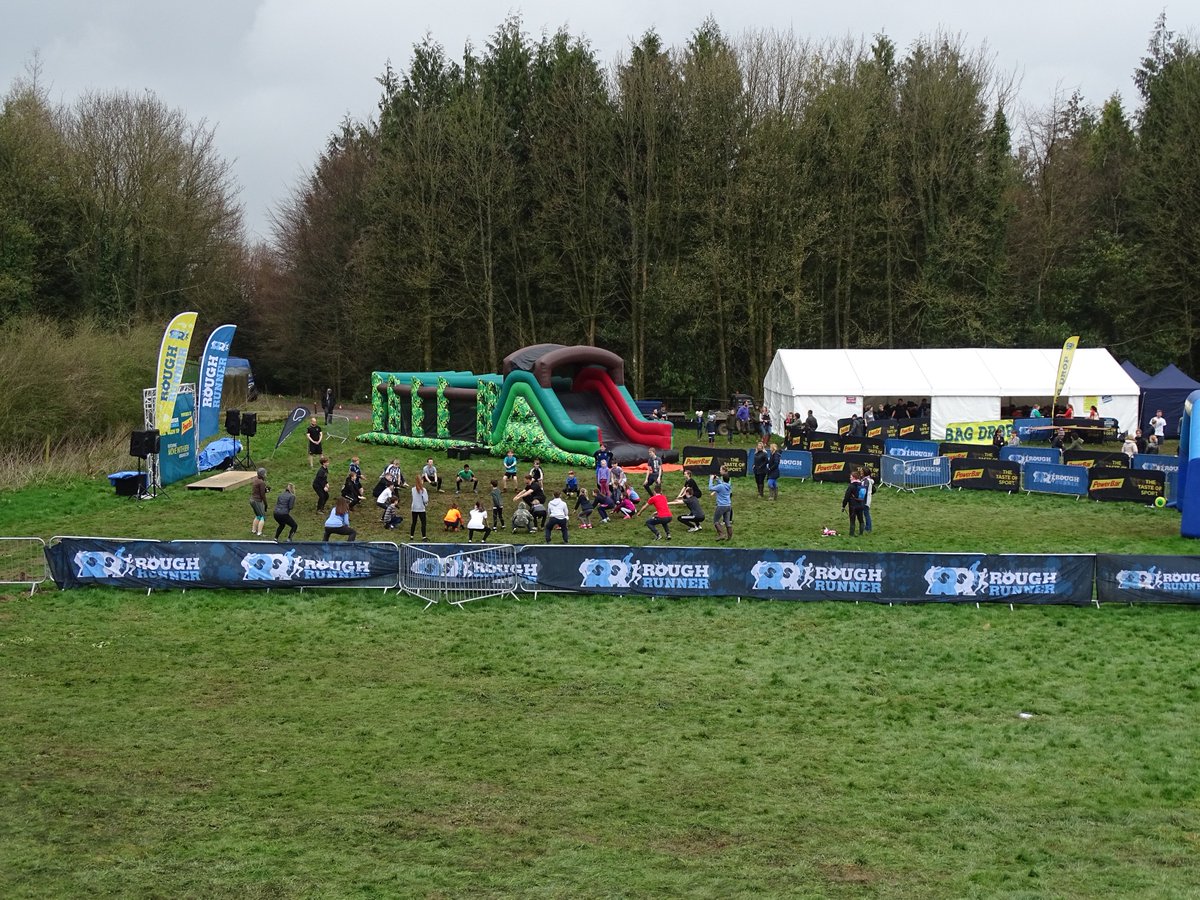 SFC_Foundation's tweet photo. Well done to our @ChamberlayneC #SaintsConnect participants, who completed the @RoughRunners race on Sunday as they prepare for do the ABP 1-mile this weekend! π https://t.co/Ue8QAropJf