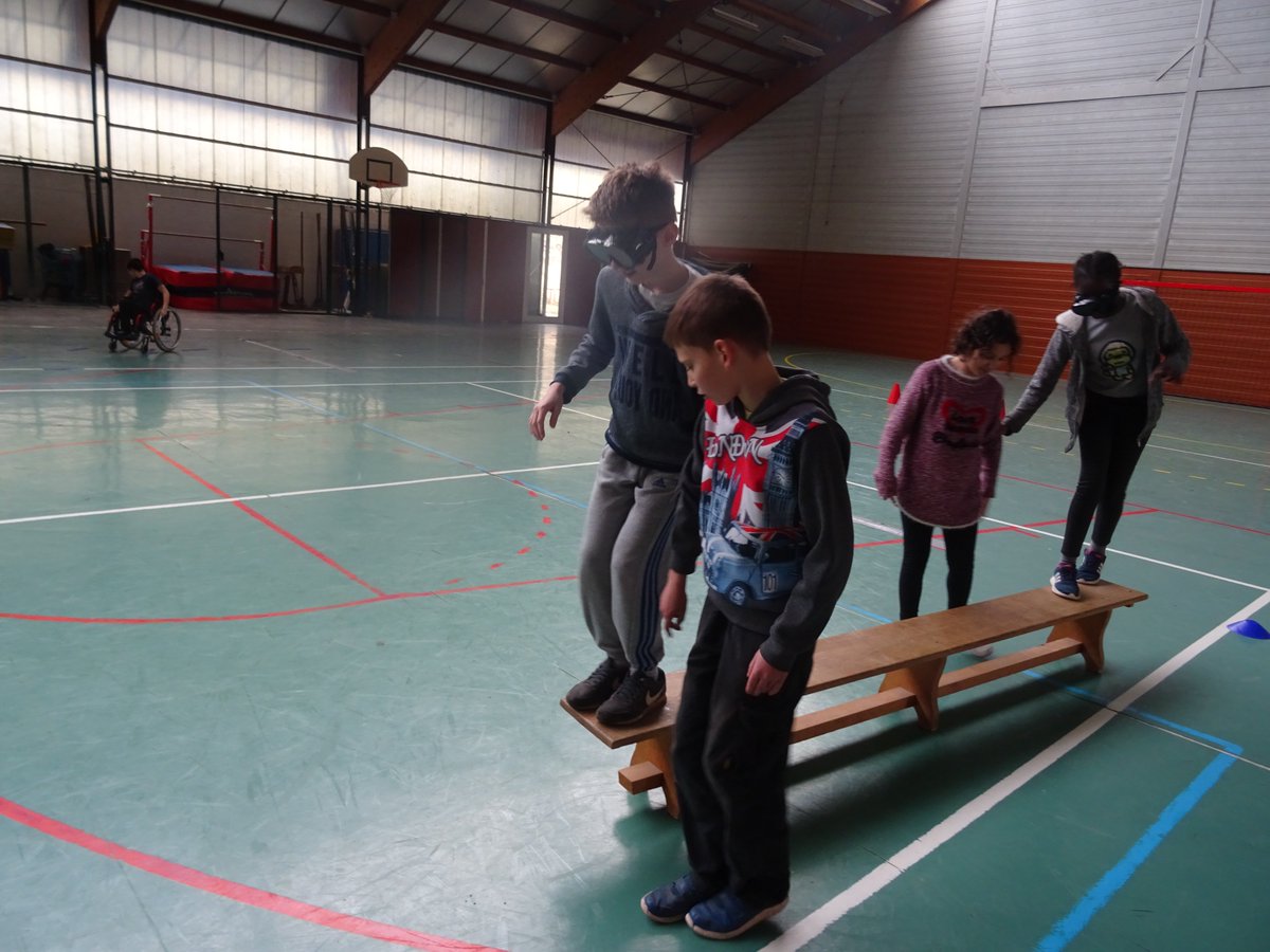 Clement_F76's tweet photo. Ateliers de mise en situation de #Handicap à l'école de Nonancourt : parcours en cécité visuelle et déplacement en fauteuils roulant. Ateliers ludiques pour dépasser les préjugés @NirinaHanta @ERUN_St_Andre @Yannick274 @LaurentLeMerci4 @syejin1 https://t.co/XXK6kDzZEh