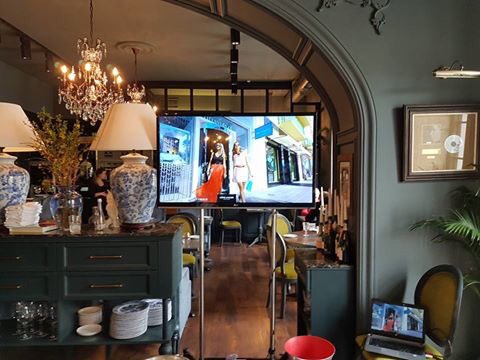 ProCotedazur's tweet photo. Mission #CotedAzurFrance à #Kiev : Quand le chef #PatrickRaingeard du @Cap_Estel lance son #MasterClass pour partager les saveurs #CotedAzurFrance ! "Transcender la simplicité est une forme d'élégance " @davidlisnard @atout_france #SubliMe https://t.co/wT7Jd7Hhob
