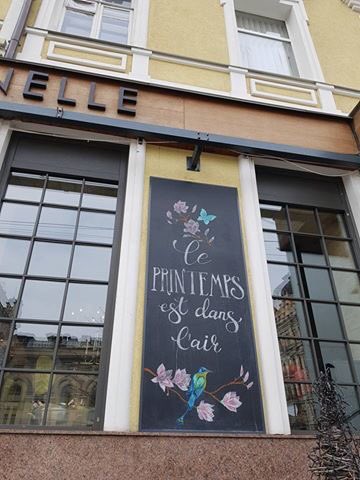 ProCotedazur's tweet photo. Mission #CotedAzurFrance à #Kiev : Quand le chef #PatrickRaingeard du @Cap_Estel lance son #MasterClass pour partager les saveurs #CotedAzurFrance ! "Transcender la simplicité est une forme d'élégance " @davidlisnard @atout_france #SubliMe https://t.co/wT7Jd7Hhob