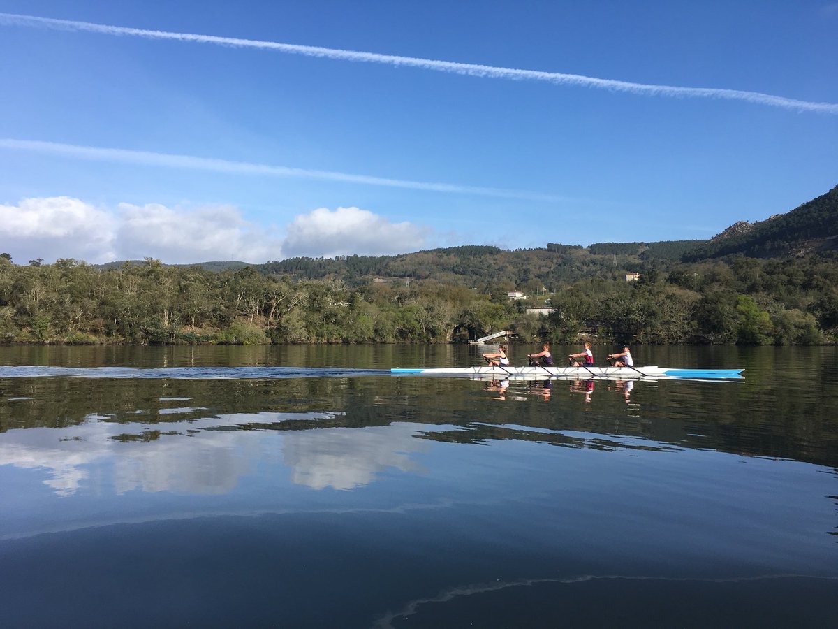 QueenAnnesBC's tweet photo. Last session complete! Finishing with some side by side with @Oratoryrowing #gettingraceready #smashedit @QASCaversham https://t.co/XJvKFMxZ74