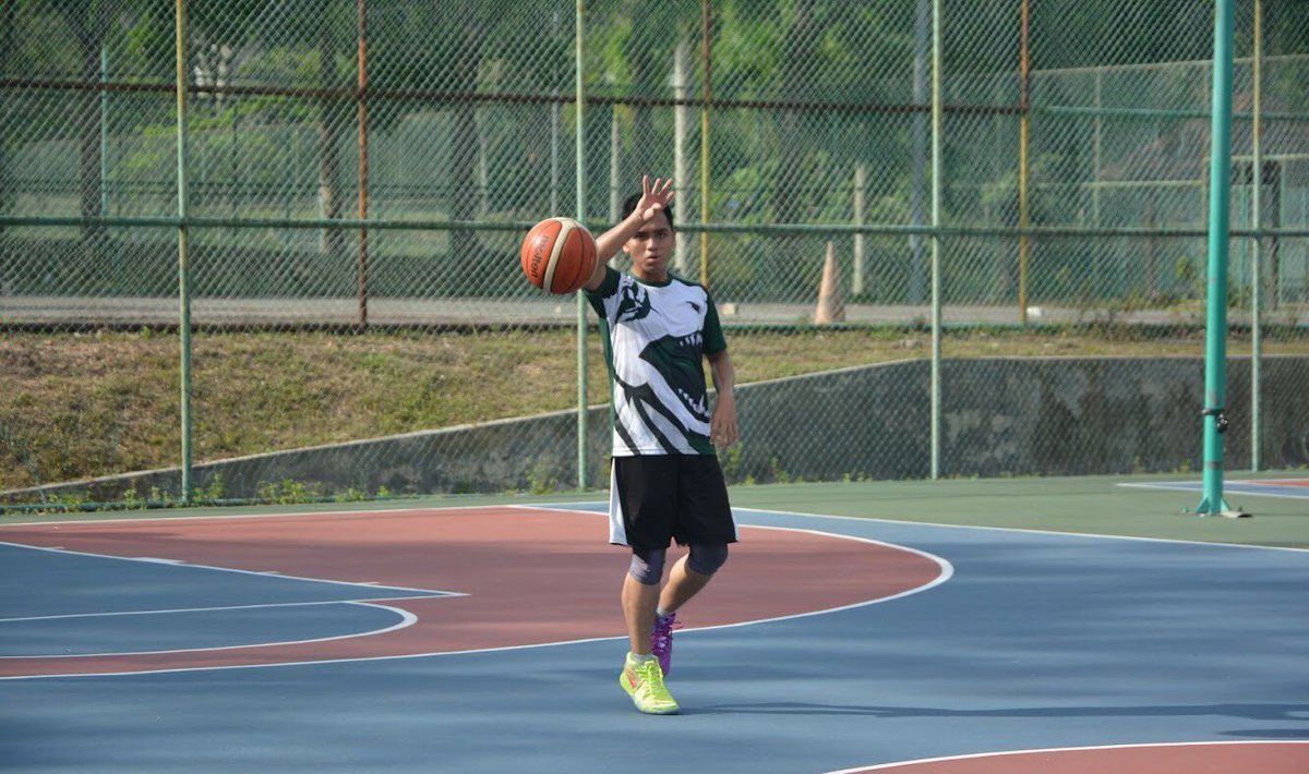 AsyraffMuslimz's tweet photo. Thats the end of my Kuseff game this year #KICTrex #RexRawr https://t.co/qOYOt2ceXg