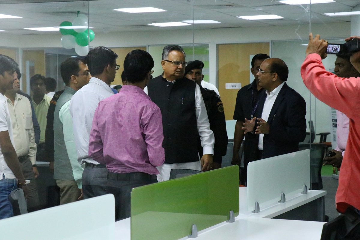 36incCg's tweet photo. Insights from the Inaugural Day!
@drramansingh @amaragrawalBJP @ChhaganLalMundra @alexpaulmenon @AIMtoInnovate @NITIAayog @CHiPSCgGov @RaipurSmartCity @profroyrajeev @sweekarpawar @SaurabhChaubey

#36Inc #CgGovernement #Startup https://t.co/HgAdxLKoLX