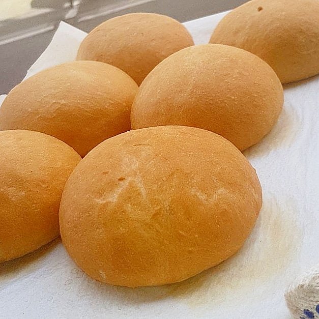 vdeliciouscake's tweet photo. We bake your buns fresh everyday at our #vdeli #bakery 💜💛💜
215 Ponsford Street
London
E9 6JU

#veganfoodsare #vegan #bakedpastries #plantbase #whatveganseat #happyvegan #vdelicious #vdeli #delicious #nutritious #crueltyfree #coffeetime #teatime #bakedpastries #plantbase https://t.co/lvg8gAQVQF