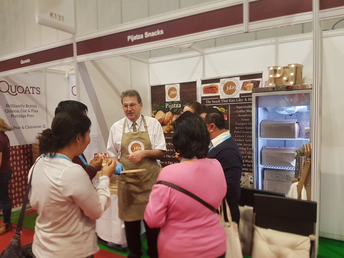 Lovely smoky breakfast now <a href="/PijatzaSnacks/">Pijatza Snacks</a> available on k131 <a href="/FoodDrinkExpo/">Food & Drink Expo</a>