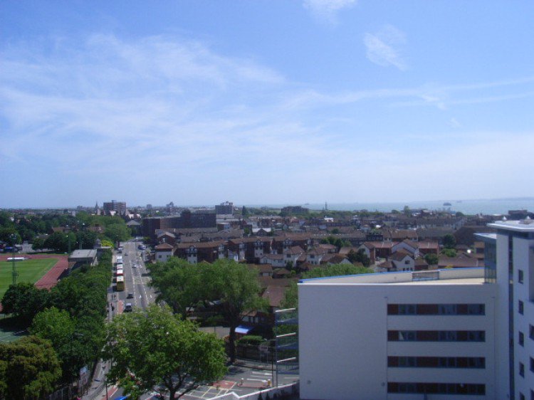 Prestigious 1 bedroom apartment in The Crescent building in Gunwharf! For more info or to book a viewing, pop into branch or call us on 02392 777077.

@PropertyHants #Property #Landlords #Tenants #Luxury #Gunwharf #Quays #view #Leaders #Lettings #WhyNot #prestigious #premium