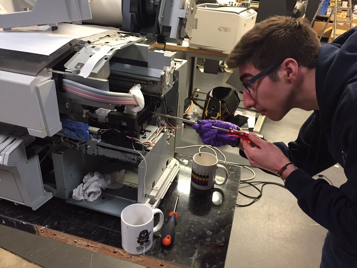 encraje's tweet photo. Bienvenue à #christophevandepoel , étudiant en DUT Génie électrique et informatique industrielle à Université François-Rabelais de Tours, chez nous jusqu'au 29/06/2018. https://t.co/X36EZ4vsRs