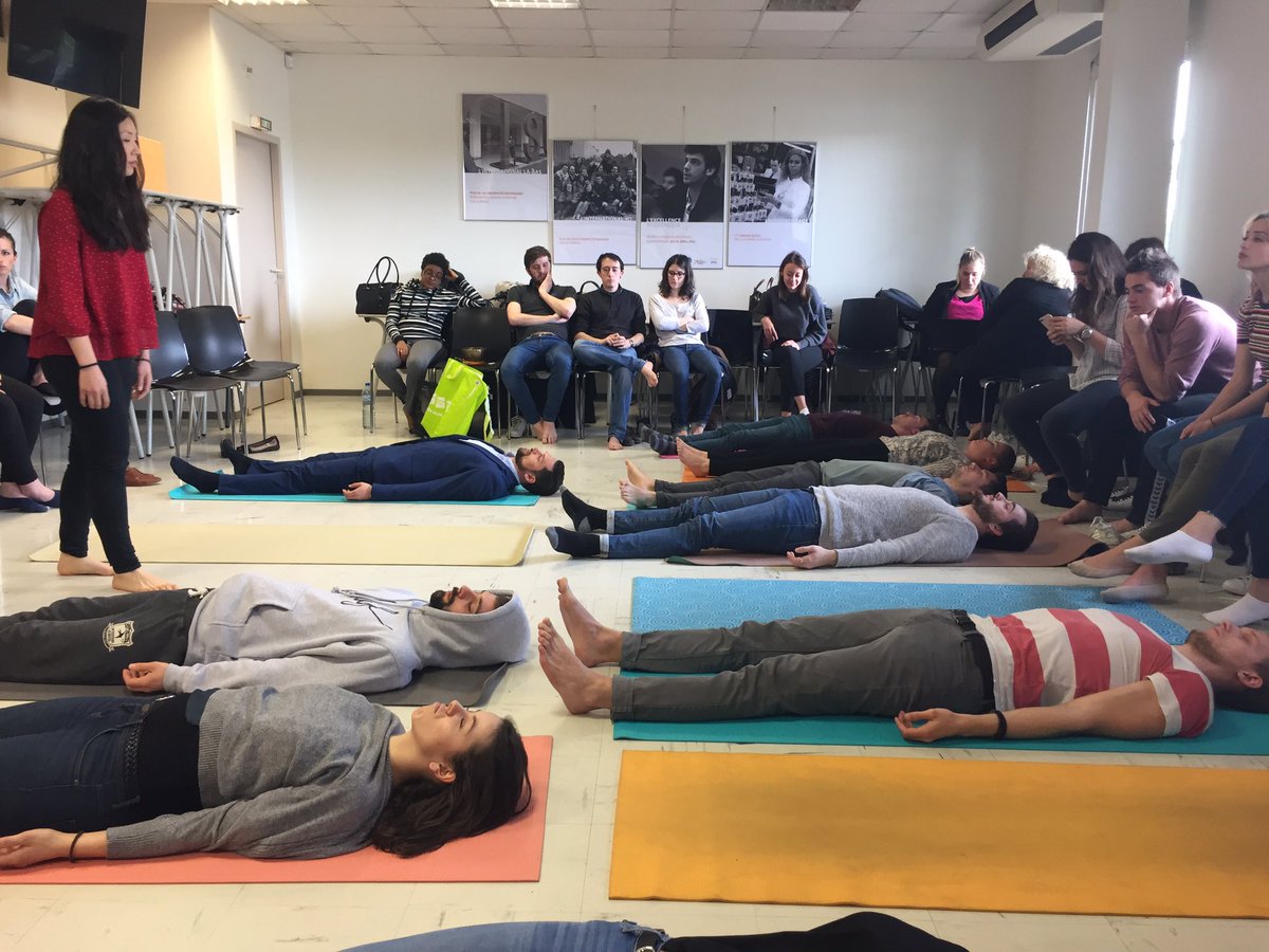 alli_oriot's tweet photo. Petite séance de Yoga ce matin @Montpellier_BS #go4nego https://t.co/Kth3eAppdu