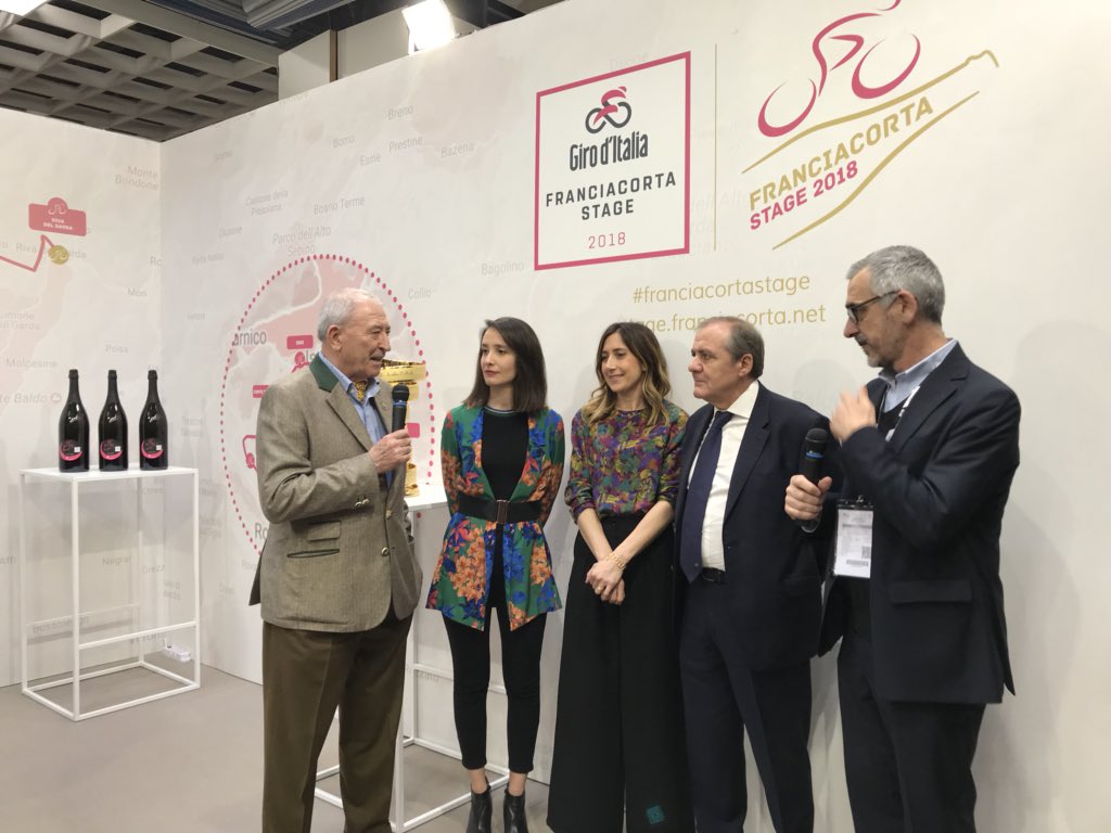 Franciacorta's tweet image. Vittorio Moretti, Presidente #Franciacorta: passa one, sacrificio e dedizione i punti in comune tra ciclismo e viticoltura. #FranciacortaStage #vinitaly2018