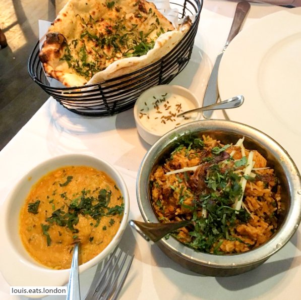 TheCalcuttaClub's tweet photo. Hyderabadi Chicken Dham Biriyani - It may be a bit of a mouthful to say, but it will also be the best mouthful you have tasted! 😋 

📷 by @louiseeatslondon

#hyderabadi #curry #indian #restaurant #curryuk #spicy #nottingham #nottseats #nottsfood https://t.co/lahQtZa7HJ