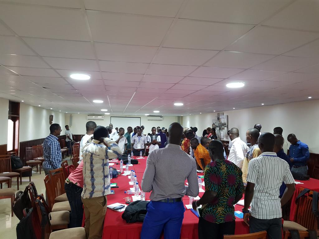 FONIJGUINEE's tweet photo. #BOCEJ #MJEJ #FONIJ #BM
Debut de l'atelier de créativité.
Il s'inscrit dans la poursuite des activités de formation des 100 jeunes inscrits dans la sous composante #Entrepreneuriat (E2E) du @BoCEJGuinee .
@MJEJGUINEE @NaiteMoustapha @GouvGN @osetonemploi https://t.co/TegwNgqfHH