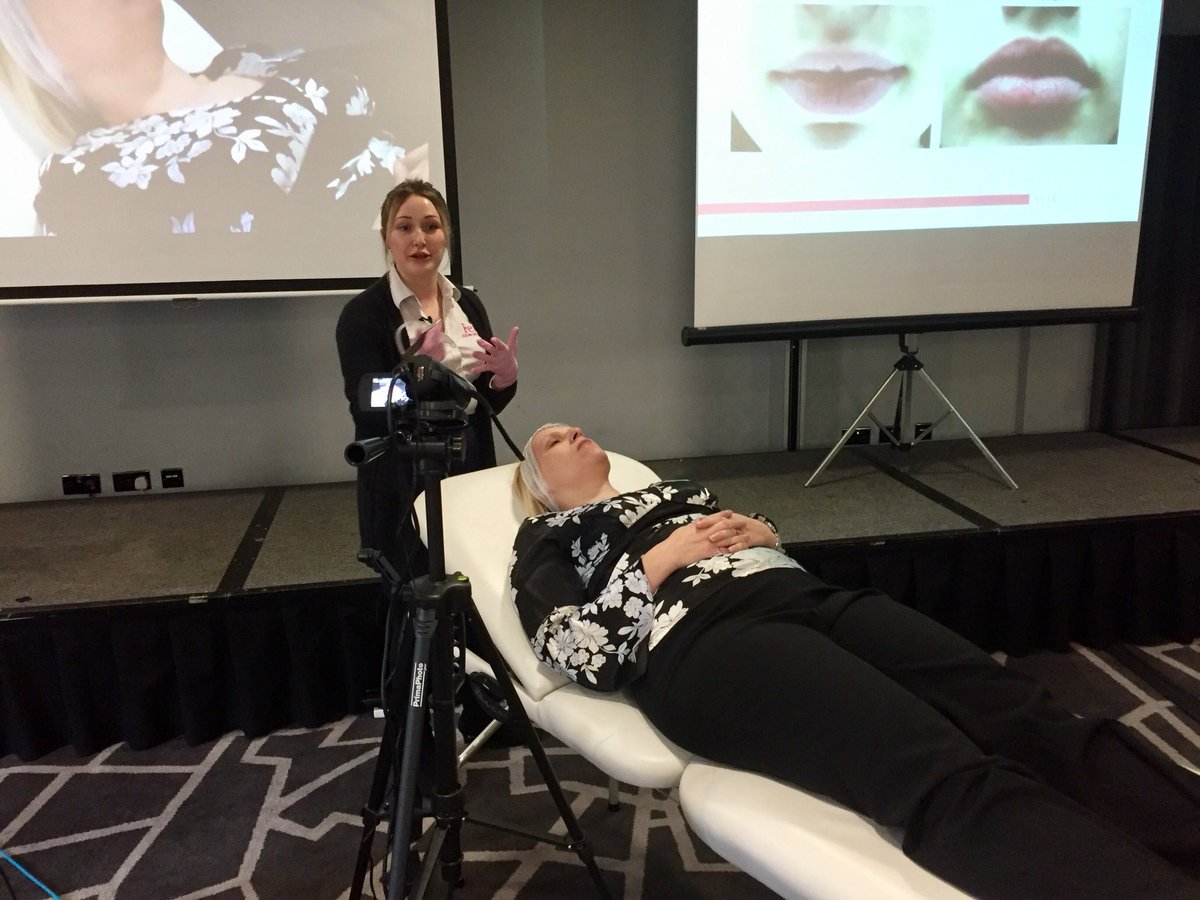 Zoe Myers from <a href="/HydraFacialUK/">HydraFacial UK</a> showing us the innivative PERK machine, mild exfoliation and moisture for face, eyes and lips