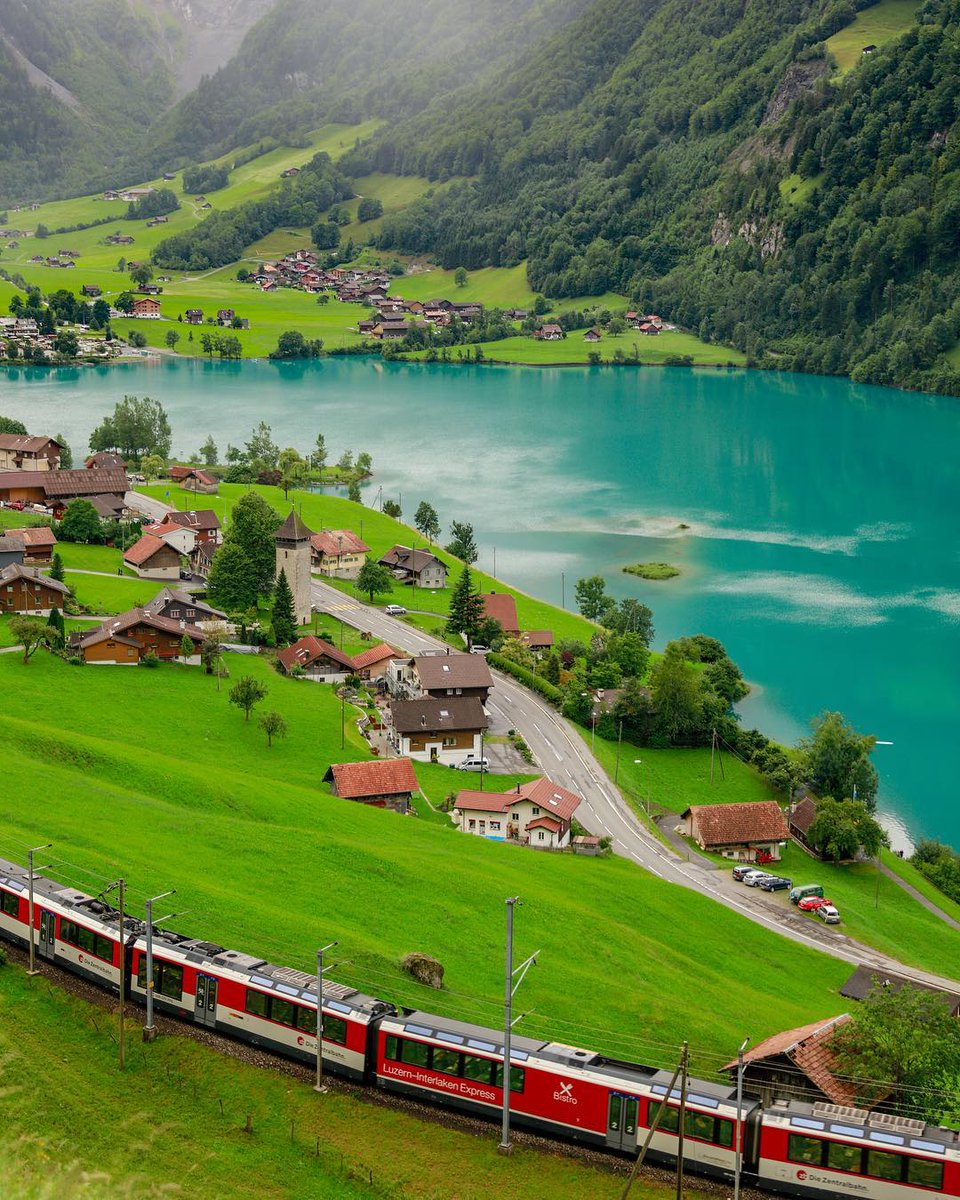 flightoworld1's tweet photo. Who would like to take this train 😍?

Tag your travel buddy 🤗 🧐

Switzerland !!

#flights #Hotels #holidays #FlightOworld #airtickets https://t.co/NwTp1bB5p8