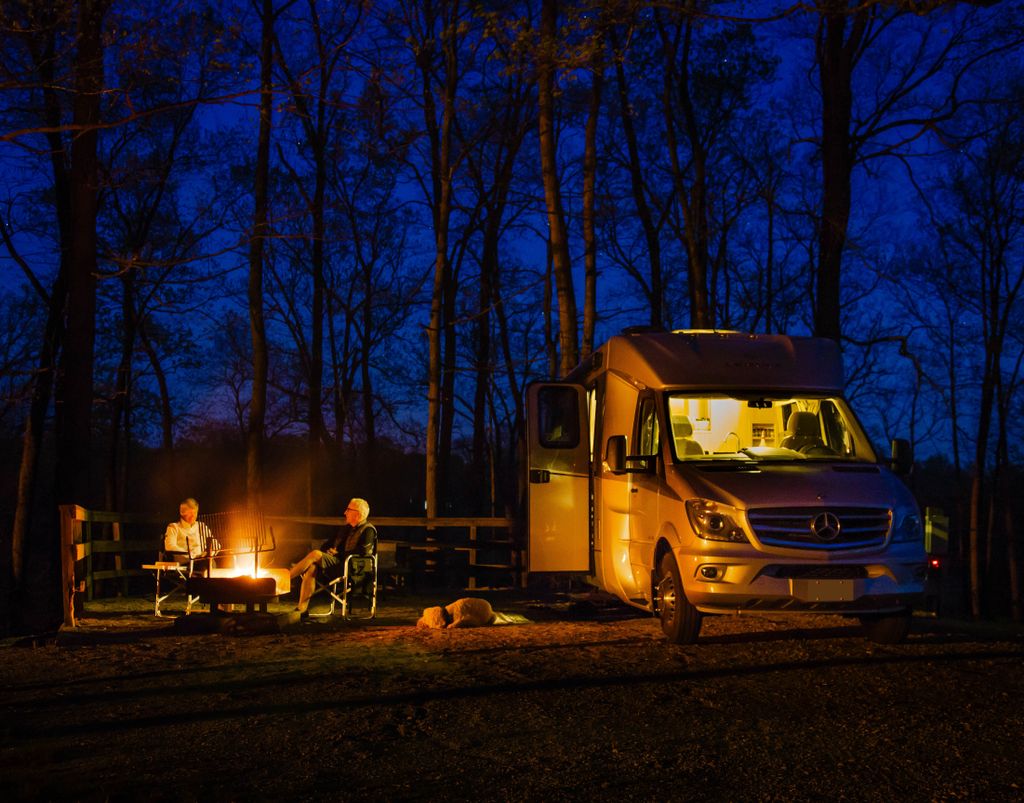 leisurevans's tweet photo. Warming up by the fire on a cool spring evening. 📷 By: Claude Angers. Location: Lincoln Trail State Park MO. https://t.co/3H4DLoveiA #explorewithunity https://t.co/iI9nnHc1nK