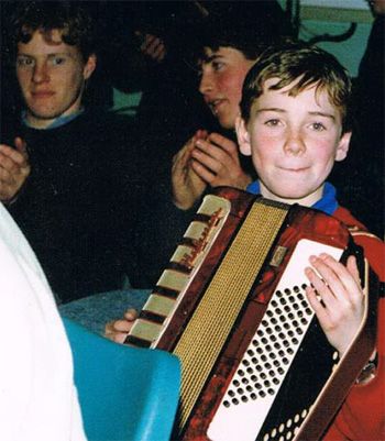 pyero33's tweet photo. @BeatFassbender Un bambino stupito, che ascolta un grande, prima di andare a scuola .
So cute. #toddbolin #michaelfassbender 😯😯☺️adoro le sue espressioni. https://t.co/RNphrB7Ijo