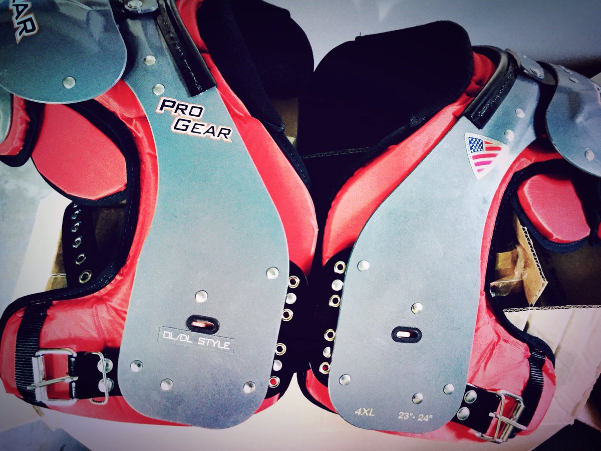 SpiralFootball's tweet photo. Welcome to Europe @Pro_GearSports @schuttsports @pdonahoe #Progear #customable #football #shoulderpad #MADEinUSA #france #spiralfootball #onlylyon #lyon https://t.co/vKHJQsArNP